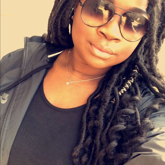 Meet your Posher, Brianna - Picture 4 of 7